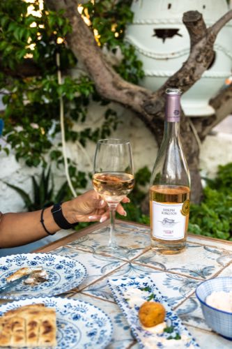 A sweet finish at the taverna table